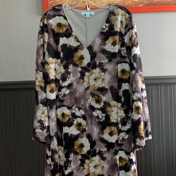 She + Sky Dresses & Skirts - She + Sky Dress SZ - L